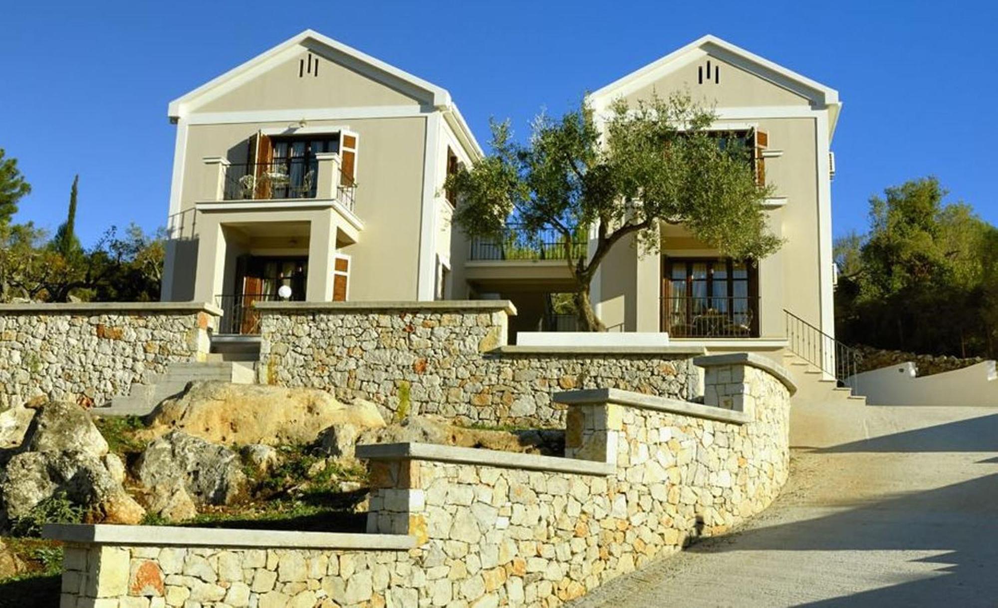 Adastra Ithaca Luxury Suites Βαθύ Εξωτερικό φωτογραφία
