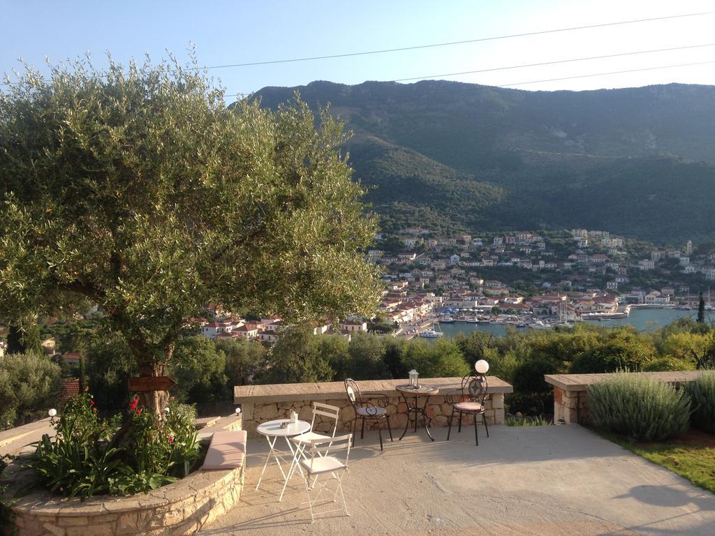 Adastra Ithaca Luxury Suites Βαθύ Εξωτερικό φωτογραφία